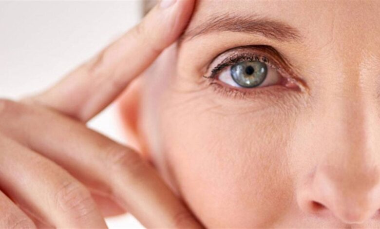 أسباب ظهور التجاعيد تحت العين في سن مبكر؟ 1 أسباب ظهور التجاعيد تحت العين في سن مبكر؟