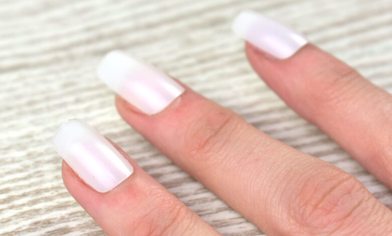 ازاي أعمل الأظافر زي الصالون بالضبط؟