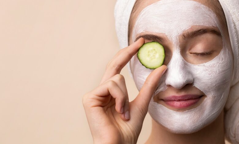 قناعات الوجه الطبيعية للحصول على بشرة مشرقة قبل الدوام