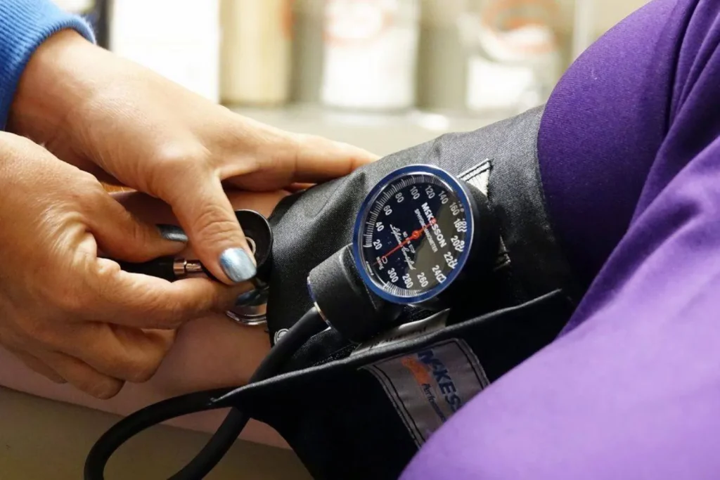 ازاي أعرف أن ضغطي عالي في الحمل؟