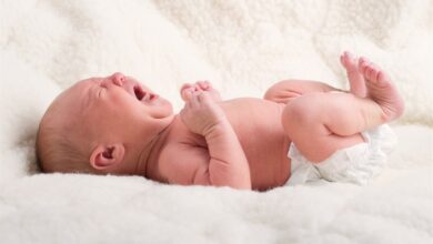 طريقة العناية بالطفل بعد الختان