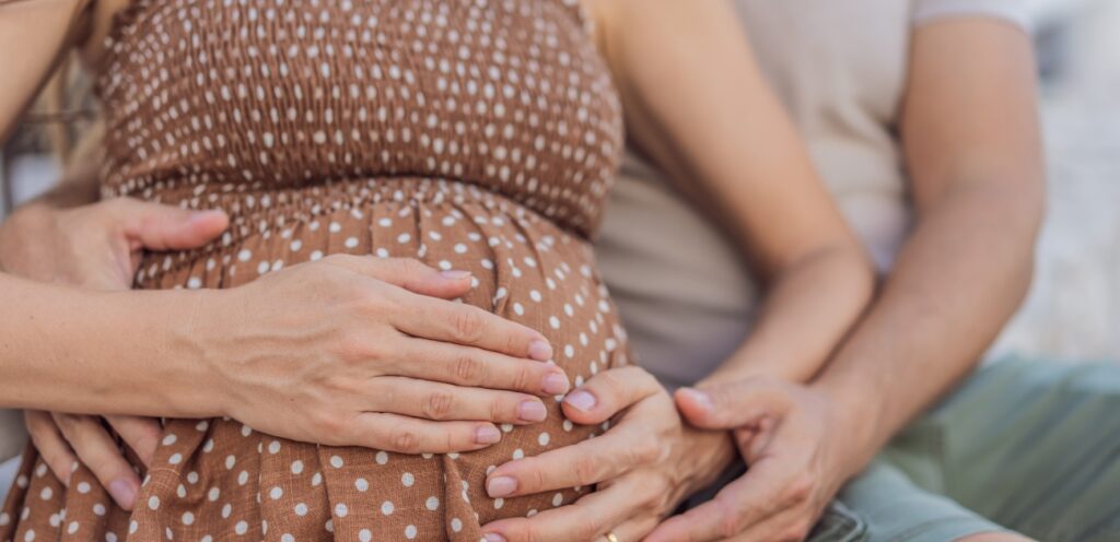 لماذا تمنع العلاقة الزوجية اثناء الحمل؟