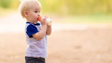 من الأفضل الحليب الصناعي أم الطبيعي للرضيع ولماذا؟