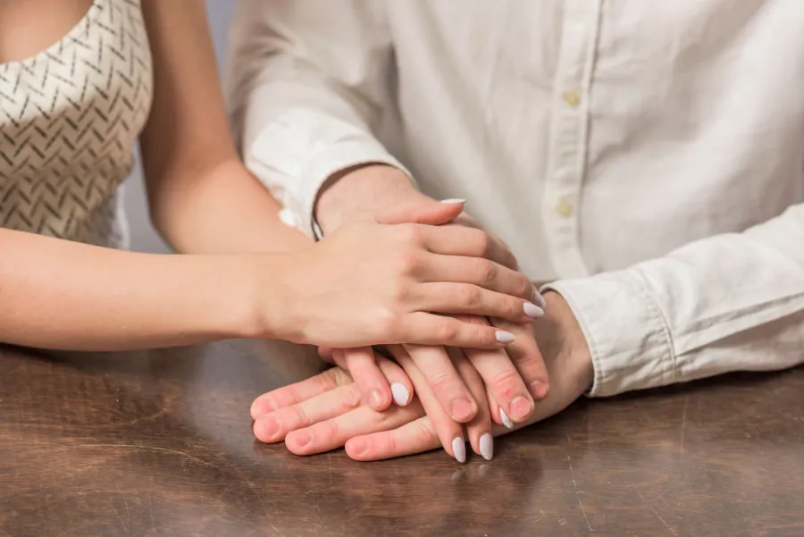 ازاي أتدلع على زوجي.. كيف أدلع زوجي بالكلام والأفعال