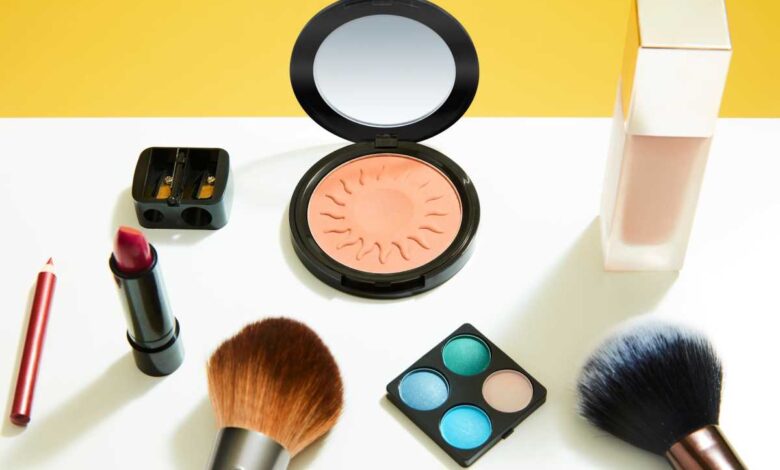 ازاي ازيل المكياج بطريقة طبيعية