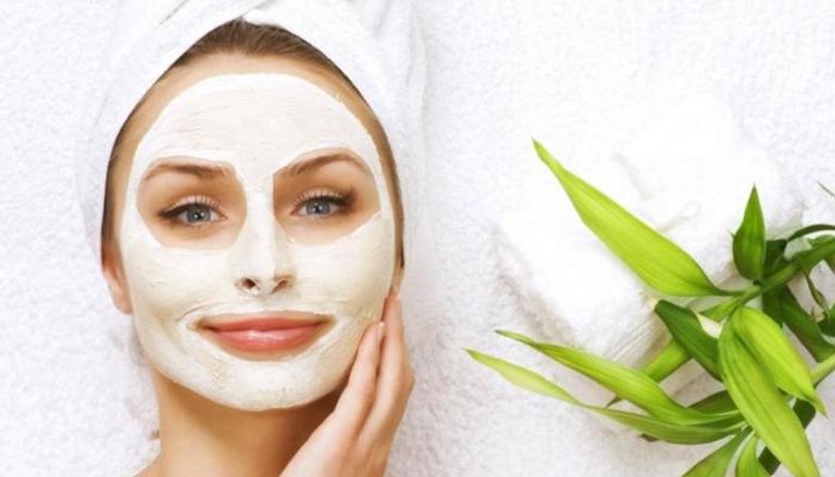 روتين العناية بالبشرة في المنزل.. وصفات طبيعية من البيت للعناية بالبشرة