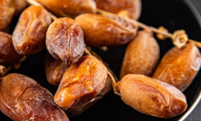 هل تناول التمر يضر بالحامل؟
