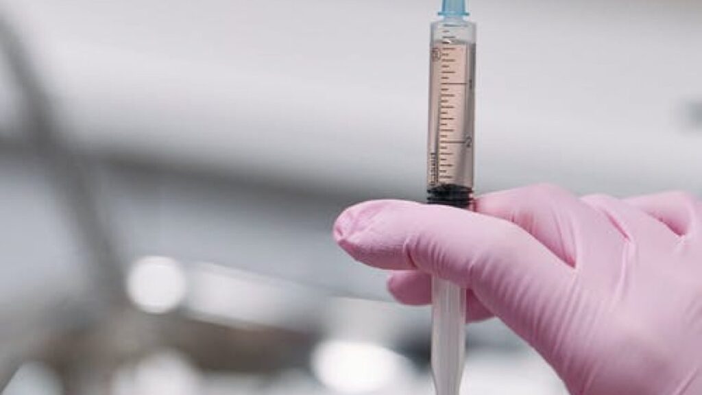 هل حقن البوتوكس تساعد في إزالة الهالات السوداء تحت العين؟