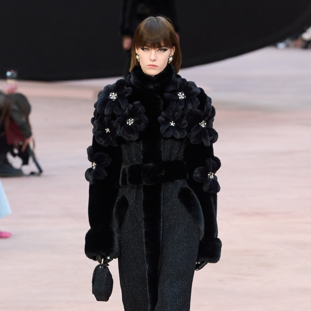 ألوان موضة الشتاء 2026.. أحدث صيحات ملابس الشتاء 10 ألوان موضة الشتاء 2026.. أحدث صيحات ملابس الشتاء