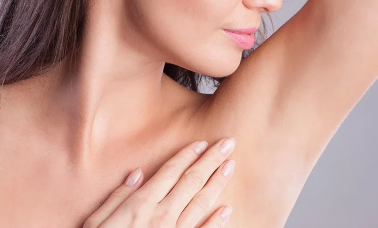 ازاي أعمل تقشير لمنطقة الإبط؟ 7 ازاي أعمل تقشير لمنطقة الإبط؟