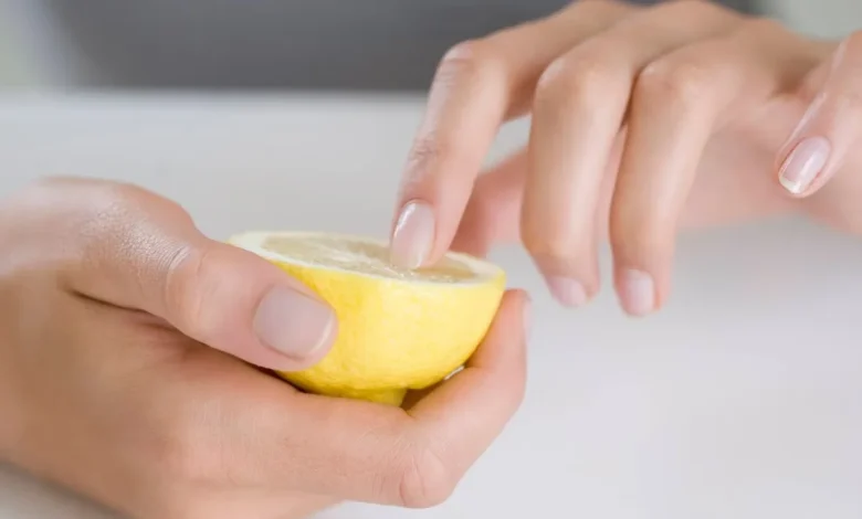 تجاربكم مع الليمون للأظافر.. هل الليمون يعالج مشاكل الأظافر؟ 10 تجاربكم مع الليمون للأظافر.. هل الليمون يعالج مشاكل الأظافر؟