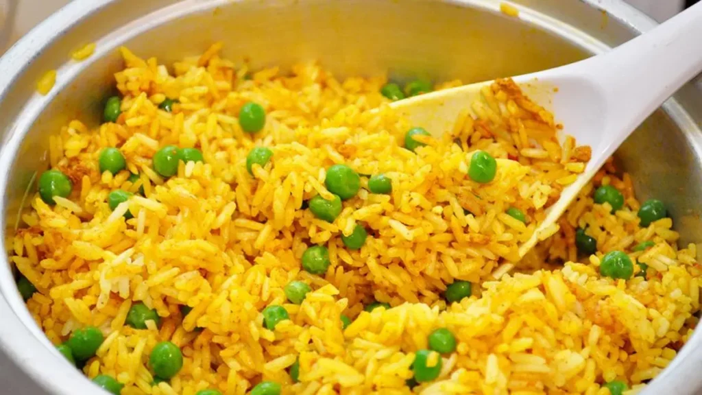 تحذيرات من طهي الأرز قبل غسله.. خطر خفي قد يهدد بالصحة