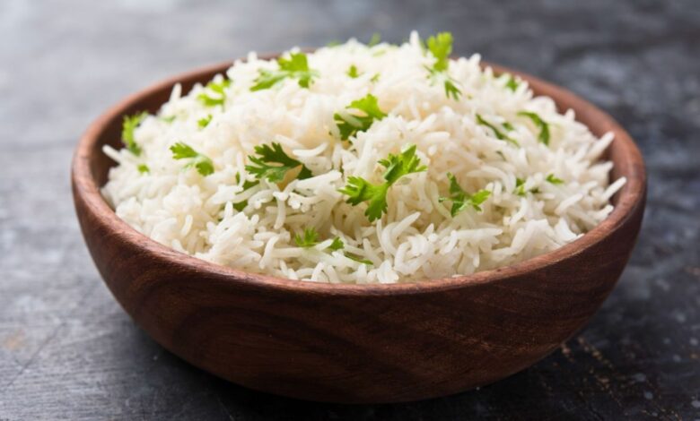 تحذيرات من طهي الأرز قبل غسله.. خطر خفي قد يهدد بالصحة