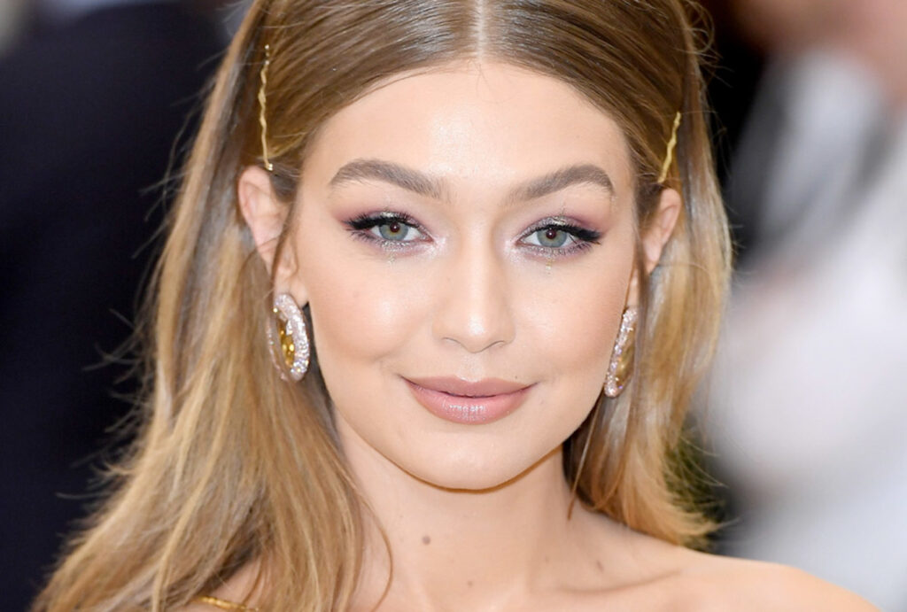 قصات شعر عصرية لعام 2026.. أجمل قصات الشعر للنساء