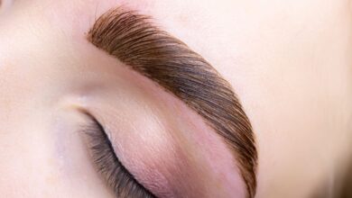 كيف تحصلين على حواجب كثيفة في المنزل؟