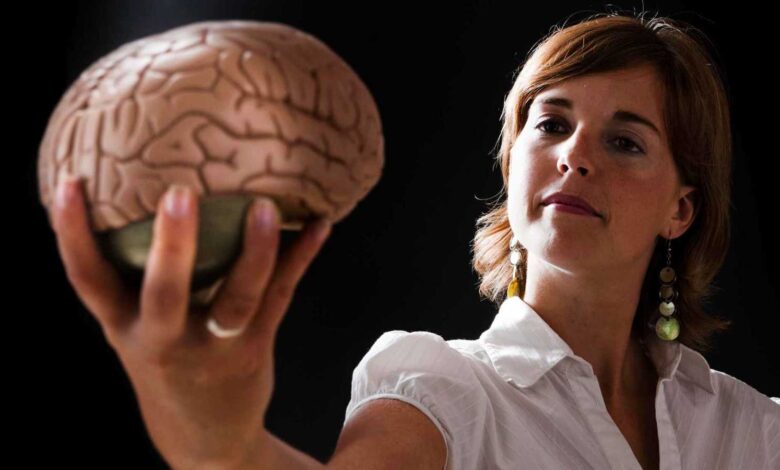 هل الدورة الشهرية تؤثر على دماغ النساء؟