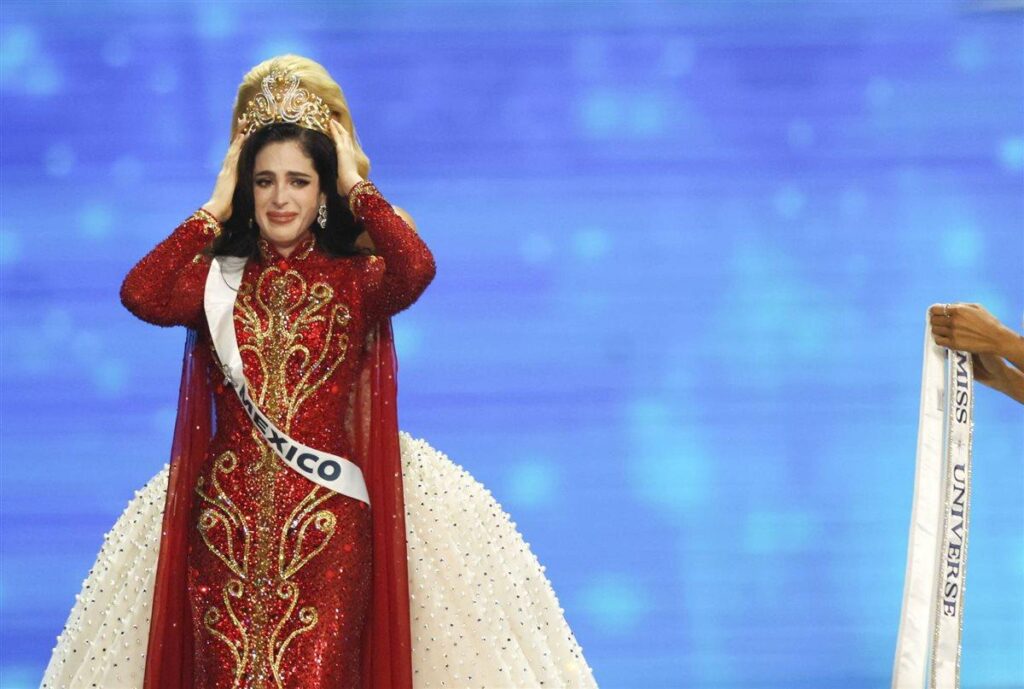 بعد تتويج فاطمة بوش ملكة جمال الكون 2025.. معلومات غريبة عن فاطمة بوش