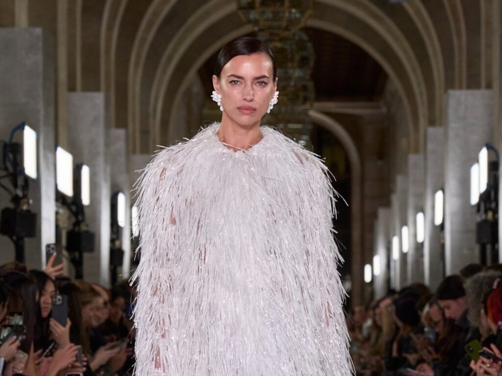 دليلك اختيار الإطلالة المثالية لنهاية العام..اكتشفي دليل الأناقة الأجمل