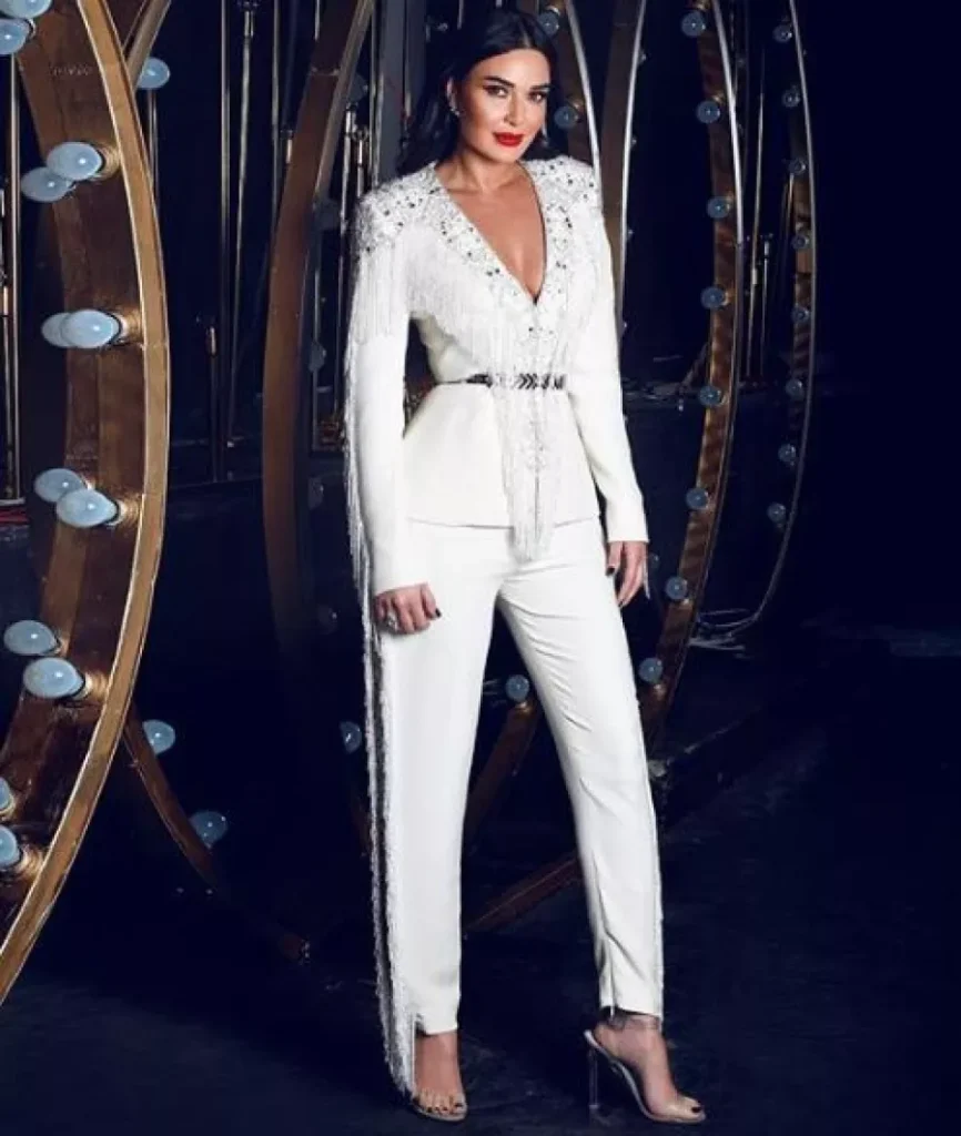 دليلك اختيار الإطلالة المثالية لنهاية العام..اكتشفي دليل الأناقة الأجمل