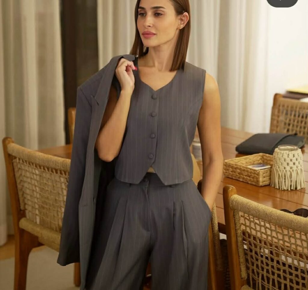 كيف تألقت مصممة الأزياء آن الرفاعي في مجال الموضة والأزياء بطريقة تواكب العصر 4 كيف تألقت مصممة الأزياء آن الرفاعي في مجال الموضة والأزياء بطريقة تواكب العصر