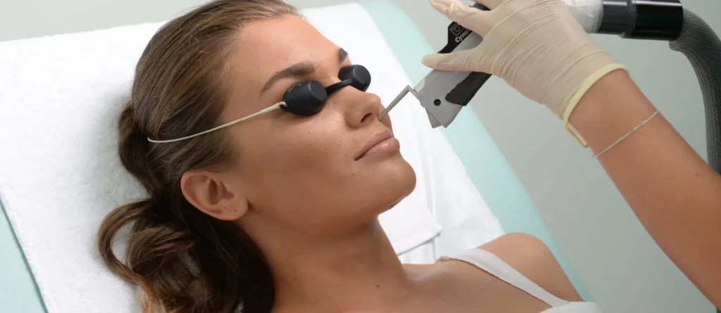 إزالة شعر الوجه: الشفرة أم الليزر أم الفتلة؟ المقارنة الكاملة 2 إزالة شعر الوجه الشفرة أم الليزر أم الفتلة؟ المقارنة الكاملة