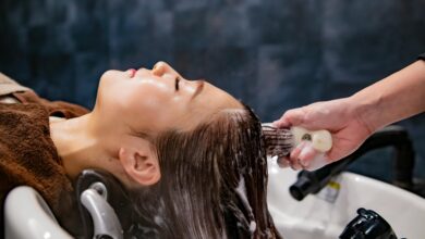 تقنيات عصرية للعناية بفروة الرأس تمنح شعركِ صحة تدوم