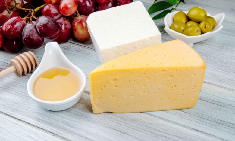 دليل الأم: أفضل أنواع الجبن الصحية لطفلك 2 دليل الأم أفضل أنواع الجبن الصحية لطفلك