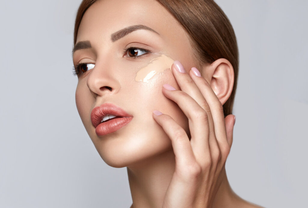 لماذا يعد كريم محيط العين خطوة أساسية لا يمكنك الاستغناء عنها؟