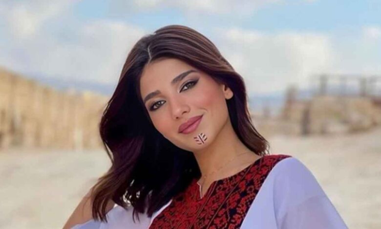 نارين بيوتي تطرح مجموعتها الجديدة من مستحضرات التجميل… هل ستصبح الأفضل هذا الموسم؟ 1 نارين بيوتي تطرح مجموعتها الجديدة من مستحضرات التجميل… هل ستصبح الأفضل هذا الموسم؟