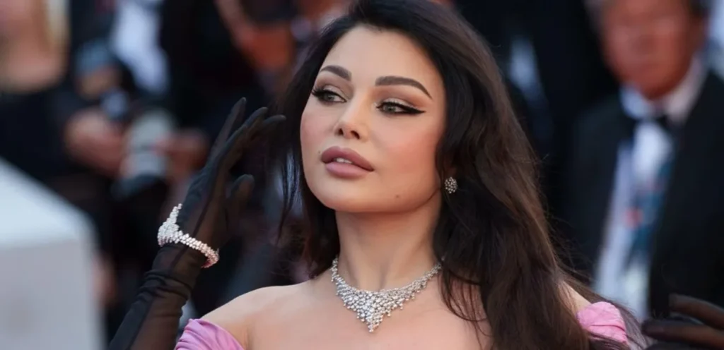 هيفاء وهبي: كيف تحولت إلى أيقونة جريئة في الموضة والفن العربي؟ 2 هيفاء وهبي كيف تحولت إلى أيقونة جريئة في الموضة والفن العربي؟