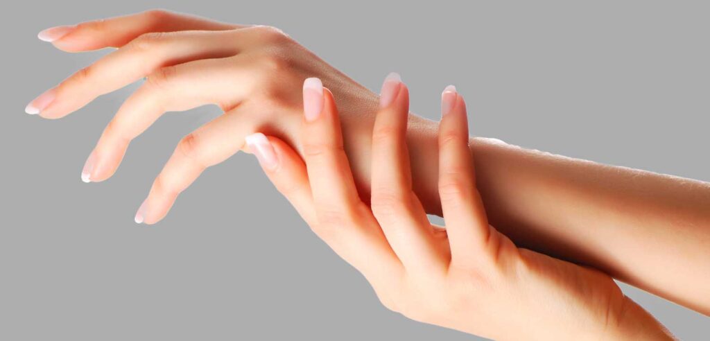 خطوات بسيطة للحفاظ على نعومة وجمال اليدين خلال رمضان 2 خطوات بسيطة للحفاظ على نعومة وجمال اليدين خلال رمضان