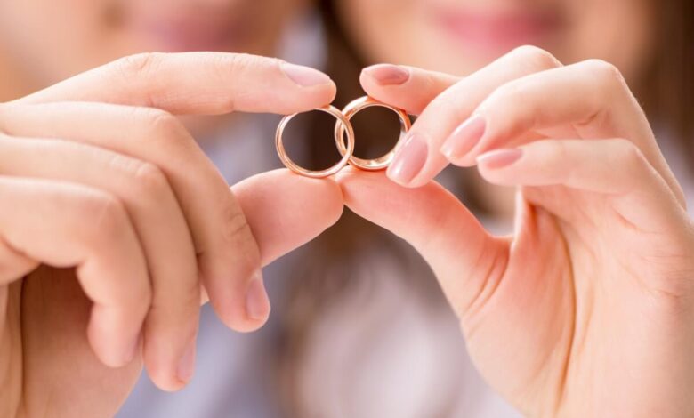 كيف تحدث العلاقة الزوجية بين الرجل والمرأة مفصلاً