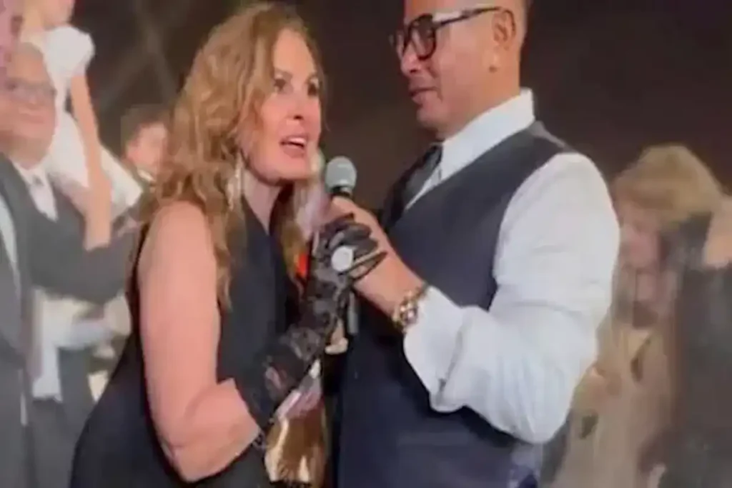 بالفيديو.. الفنانة المصرية يسرا تثير الجدل في ظهورها الأخير مع عمرو دياب