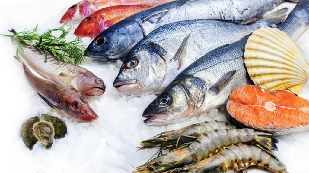 كم مرة ينصح بتناول السمك أسبوعيًا؟