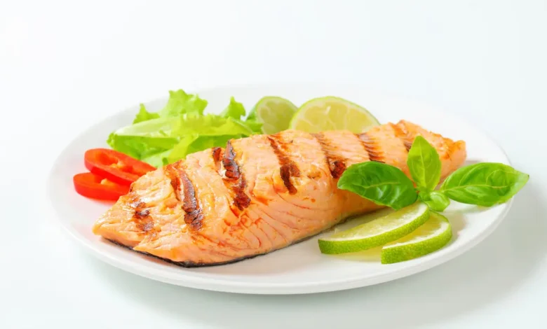 كم مرة ينصح بتناول السمك أسبوعيًا؟
