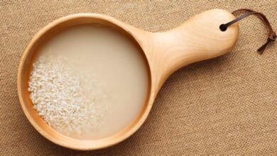 كيف يساعد ماء الأرز في تفتيح البشرة وتوحيد لونها؟