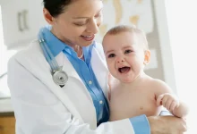 علاج تورم رأس الطفل بعد السقوط: الإسعافات الأولية ومتى يجب زيارة الطبيب 1 علاج تورم رأس الطفل بعد السقوط: الإسعافات الأولية ومتى يجب زيارة الطبيب