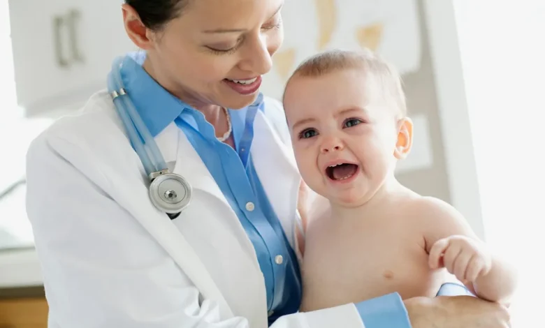 علاج تورم رأس الطفل بعد السقوط: الإسعافات الأولية ومتى يجب زيارة الطبيب 1 علاج تورم رأس الطفل بعد السقوط: الإسعافات الأولية ومتى يجب زيارة الطبيب