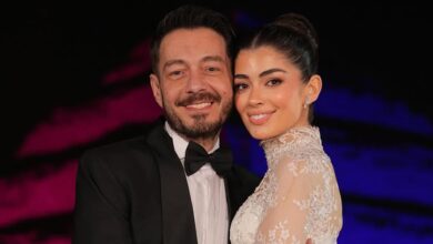ليلى زاهر تتألق بالبرجندي في عرض رامي قاضي