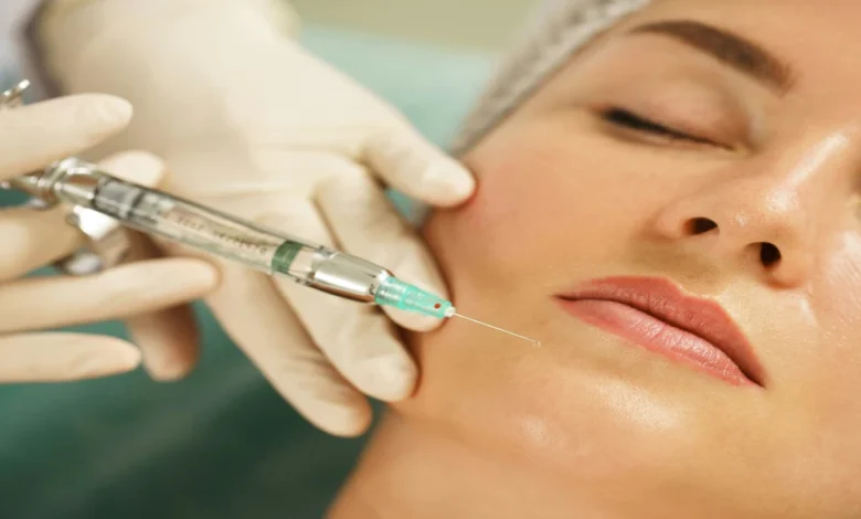 ما الفرق بين البوتوكس التقليدي والميكرو-بوتوكس Micro Botox؟ وأيهما الأنسب لبشرتك؟ 7 ما الفرق بين البوتوكس التقليدي والميكرو-بوتوكس Micro Botox؟ وأيهما الأنسب لبشرتك؟