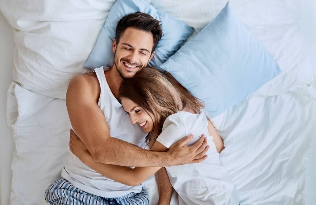 هل تعلمين ماذا يحدث لجسمك عند تبادل القبل مع الشريك؟
