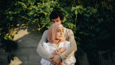 7 تصرفات بسيطة تجعل زوجك يتعلق بك أكثر