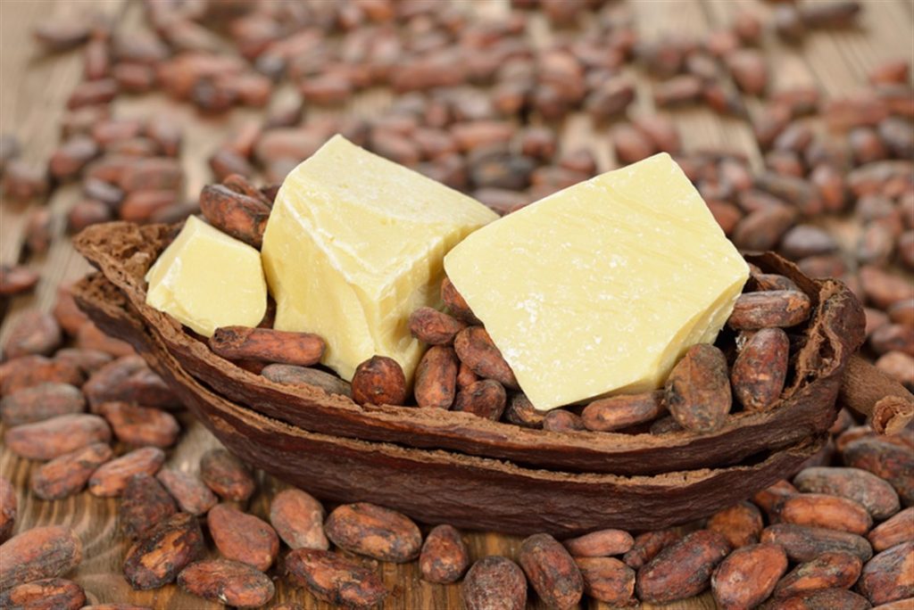 كيف أنقذت زبدة الكاكاو شفاهي في رمضان؟ تجربتي الكاملة 2 كيف أنقذت زبدة الكاكاو شفاهي في رمضان؟ تجربتي الكاملة