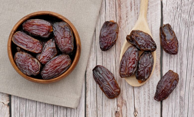 ما هي فوائد التمر في شهر رمضان ولماذا أوصانا الرسول بأكل التمر؟ 9 ما هي فوائد التمر في شهر رمضان ولماذا أوصانا الرسول بأكل التمر؟
