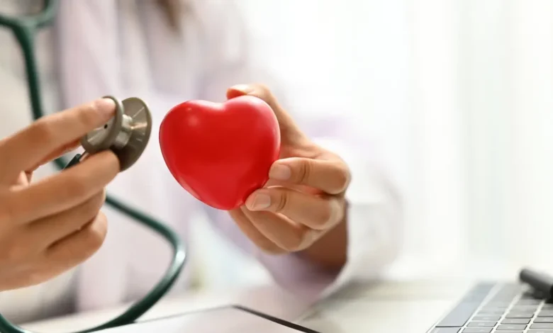 خطوات يومية سهلة للحفاظ على صحة قلبك 3 خطوات يومية سهلة للحفاظ على صحة قلبك